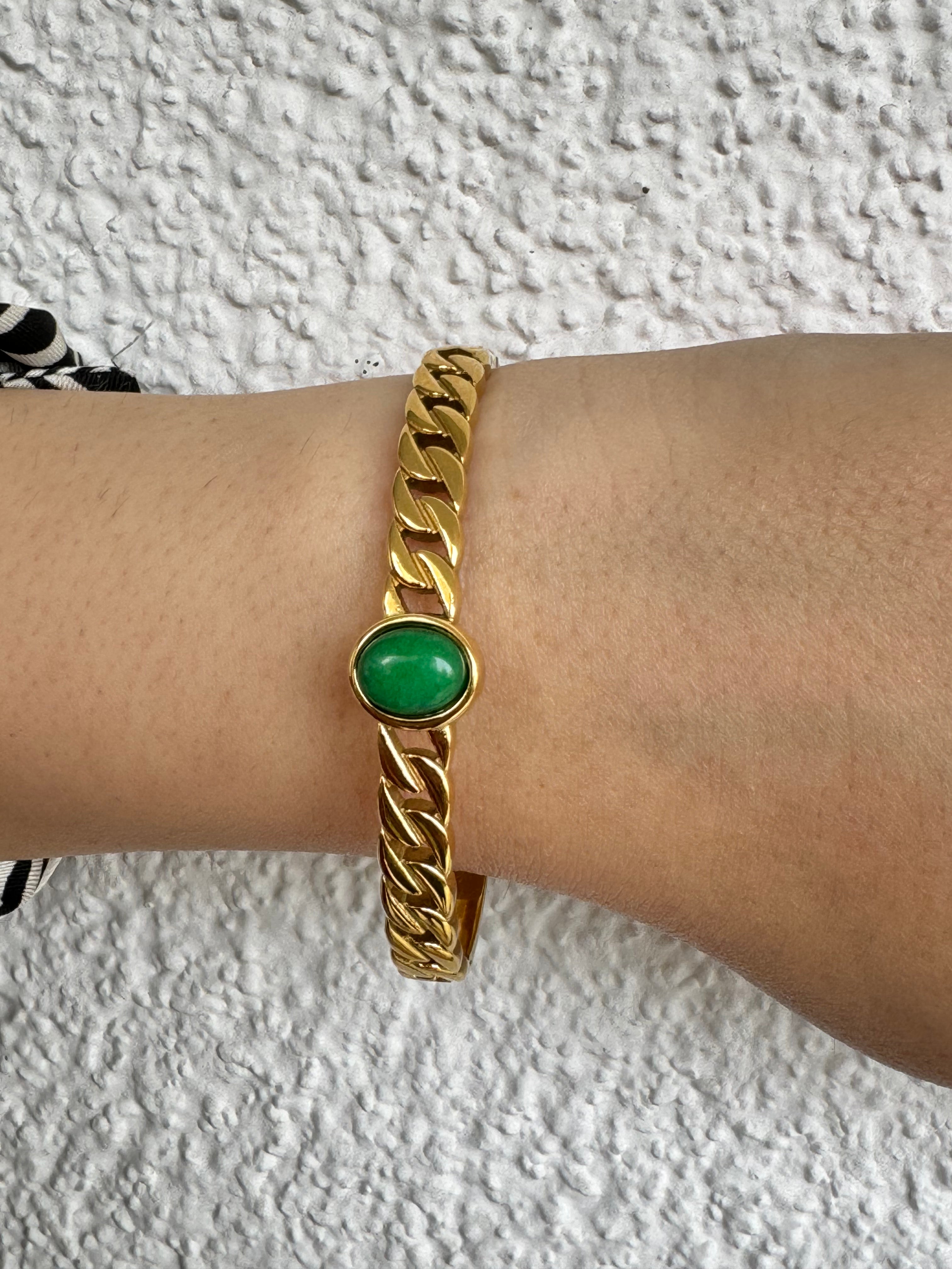 ARMBAND AUS EMERALDSTEIN